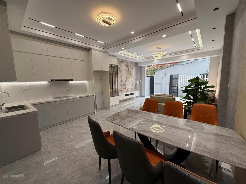 Ngọc thụy gần trường việt pháp  66m2 5 tầng thang máy mt 4,95m 12,5 tỷ nội thất nhập khẩu