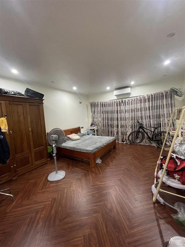 Mặt phố thượng thanh kinh doanh sầm uất  4tầng 55m mt 8m 2 mặt tiền  chỉ hơn 12 tỷ