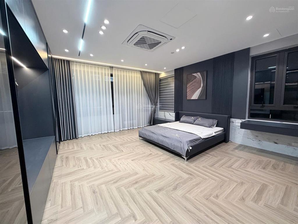 Siêu phẩm  mặt hồ vip ngọc lâm 120m 7 tầng kinh doanh mt rộng  giá rẻ.