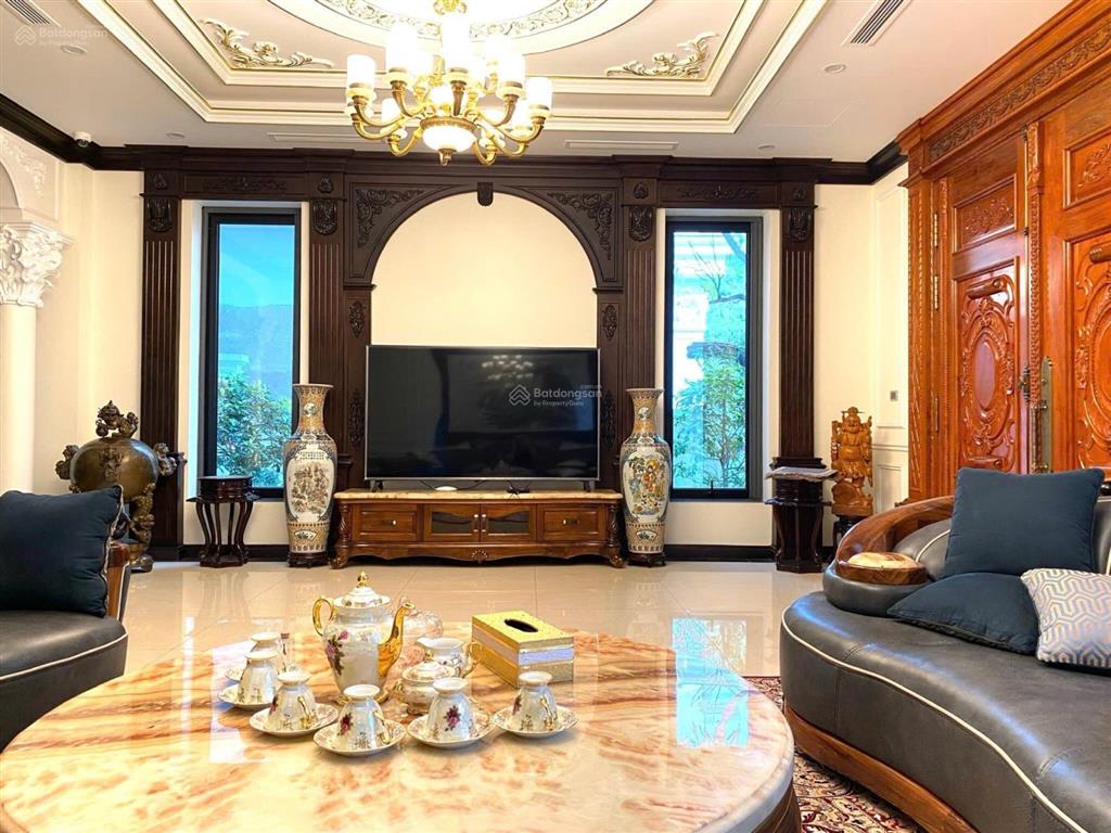 Siêu phẩm  mặt hồ vip ngọc lâm 120m 7 tầng kinh doanh mt rộng  giá rẻ.