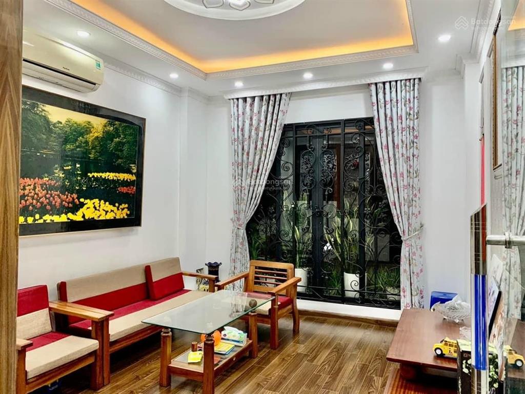 Nhà phố việt hưng ô tô tận nhà  diện tích 54m 5 tầng ngõ thông  chỉ 11,7 tỷ