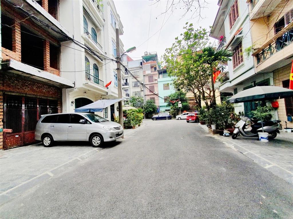 Mảnh đất 100m mt 5,5m phân lô ôtô tránh tại nguyễn lam phúc đồng  chỉ 19,9 tỷ.