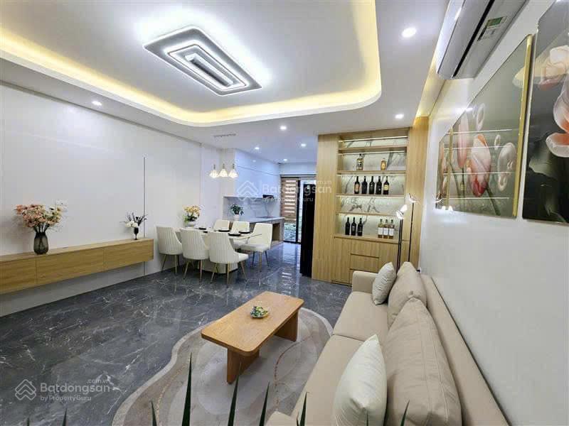 Vỉa hè ôtô tránh tại bát khối aeon  diện tích 45m 4 tầng chỉ hơn 10 tỷ.