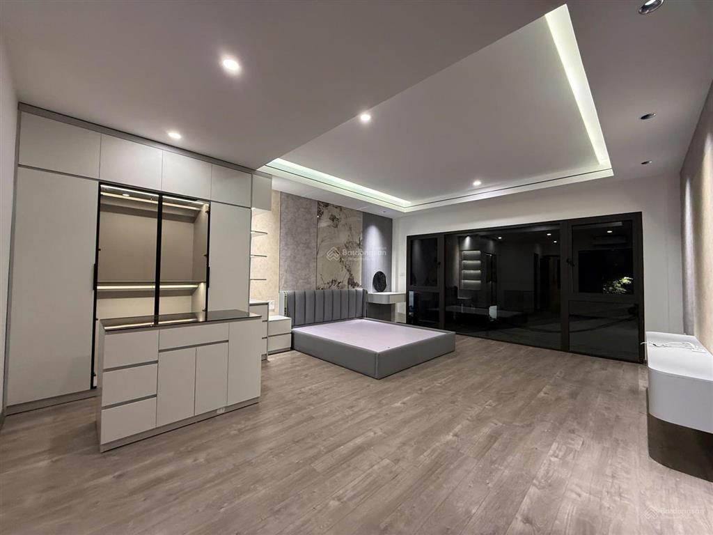Nhà 7tầng 1hầm 110m tại hoàng như tiếp đối diện viện tâm anh  ôtô tránh chỉ 36 tỷ