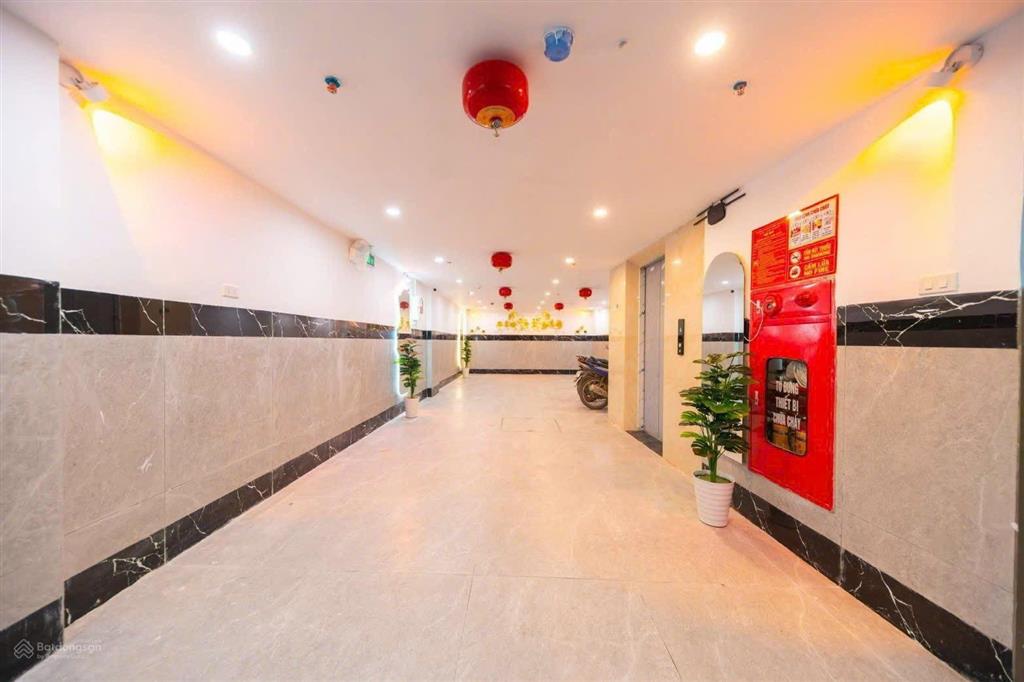 Tòa ccmn đối diện aeon cổ linh  110m2, 8 tầng, 26 căn hộ, dòng tiền 1,2 tỷ/năm  chỉ 22.8 tỷ