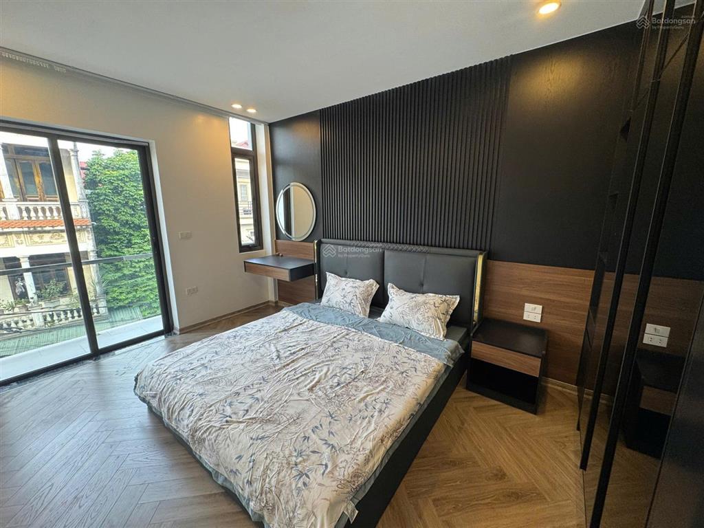 Dòng tiền 1,2tỷ/năm tại phố hoàng như tiếp đối diện viện tâm anh  90m 8tầng giá ngộp.
