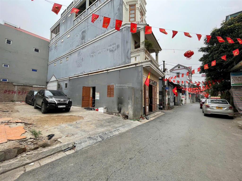 Việt hưng  100m thổ cư ô tô tránh nhau  chỉ 16 tỷ còn bớt