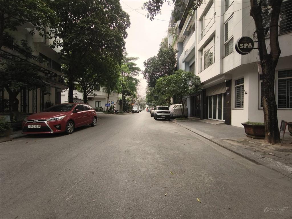 Kđt việt hưng long biên 320m mt 12m đường rộng 15m vỉa hè  60 tỷ