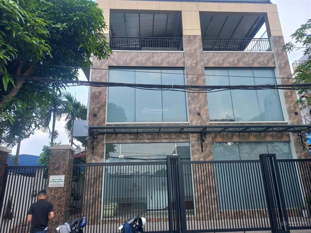 Phân lô biệt thự việt hưng  330m2 mặt tiền 20m vuông đẹp  rẻ chỉ 181 triệu/m²
