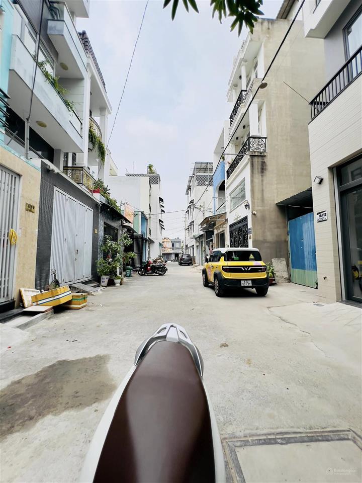 Phố giang biên  anh tùng bán mảnh đất 50m2 ô tô tránh thông chỉ 7,7 tỷ thương lượng