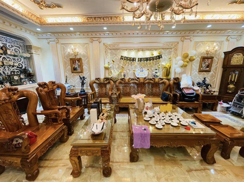 Biệt thự sài đồng  115m 4 tầng thang máy vỉa hè  chỉ hơn 3 chục tỷ.