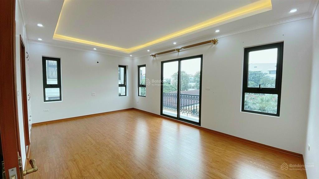 Khu vip nguyễn sơn long biên  77m2, lô góc, 6 tầng, gara 2 ô tô  giá tốt 17 tỷ.