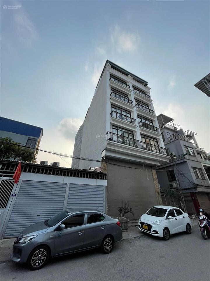 Nguyễn văn cừ 108m 7tầng đường vỉa hè kinh doanh  giá rẻ.