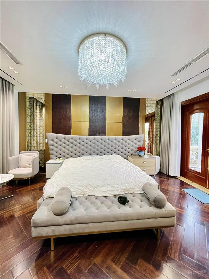 Bán nhà đẹp khu bình minh 93 đức giang  80m 5 tầng hoàn thiện siêu đẹp