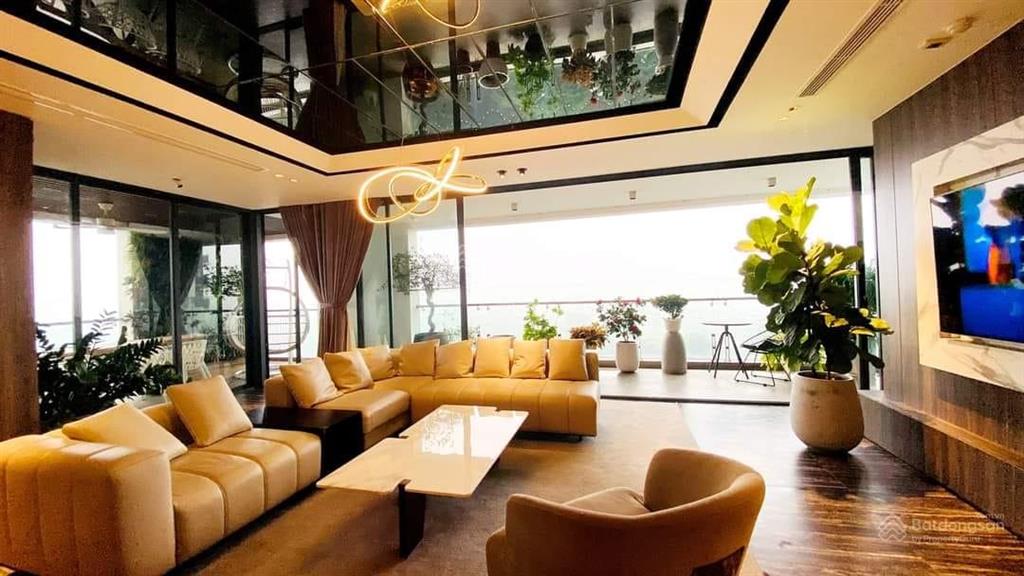 Bán nhà đẹp khu bình minh 93 đức giang  80m 5 tầng hoàn thiện siêu đẹp