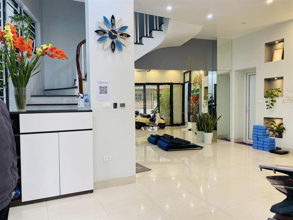 Mặt phố việt hưng kinh doanh đỉnh  65m 5 tầng mt 6m lô góc  18 tỷ