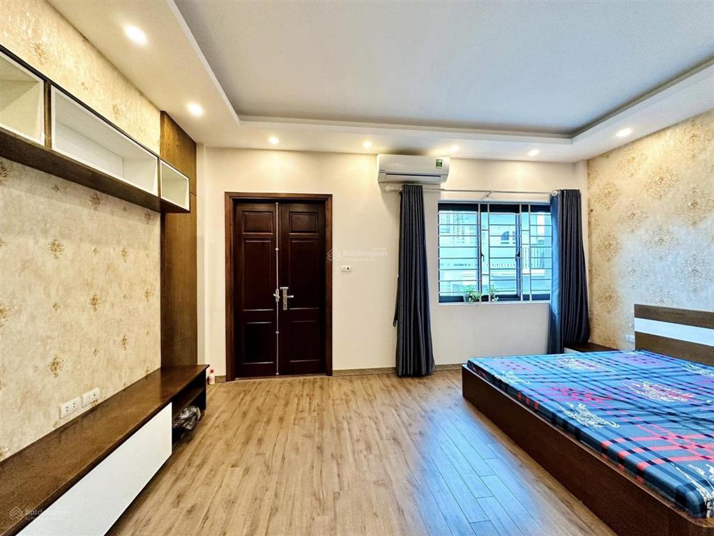 Mặt phố việt hưng kinh doanh đỉnh  65m 5 tầng mt 6m lô góc  18 tỷ