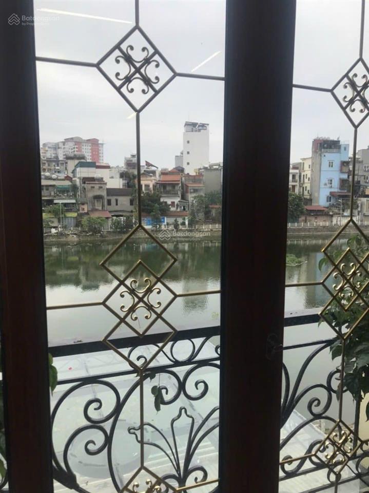 Mặt hồ trung tâm quận long biên  55m 7 tầng đường rộng 10m giá rẻ