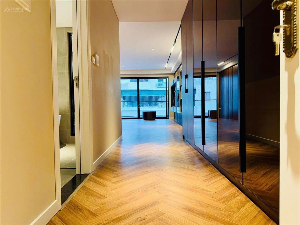 Nhà mới 6 tầng thang máy 50m tại việt hưng thanh am  chỉ chào hơn 9 tỷ.