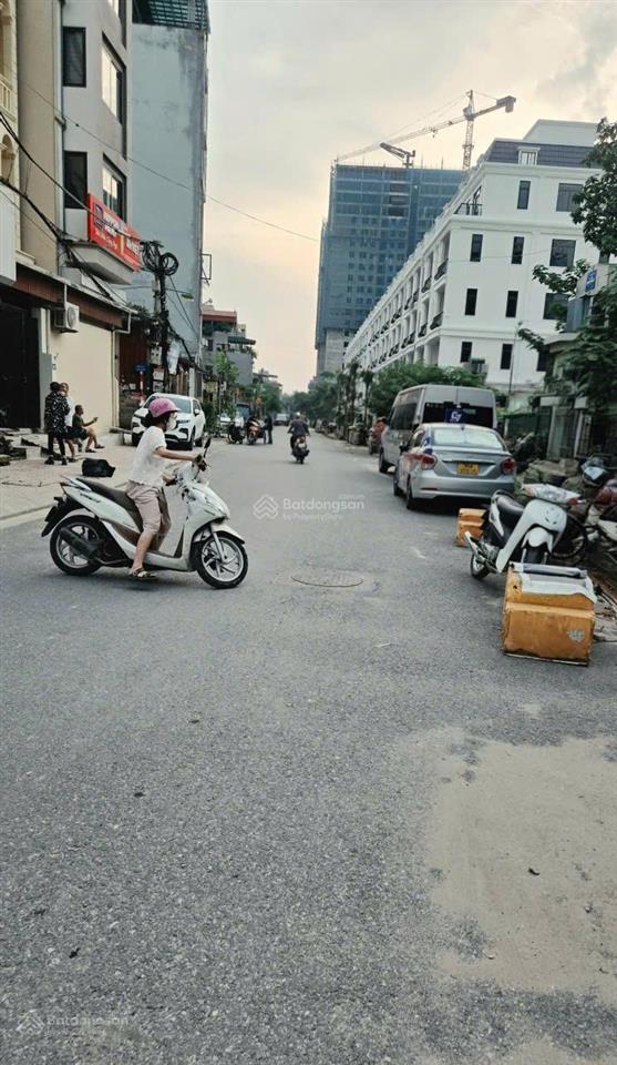 Mặt phố gia quất ngọc lâm  kinh doanh đa dạng 90m vỉa hè  chỉ 19 tỷ.