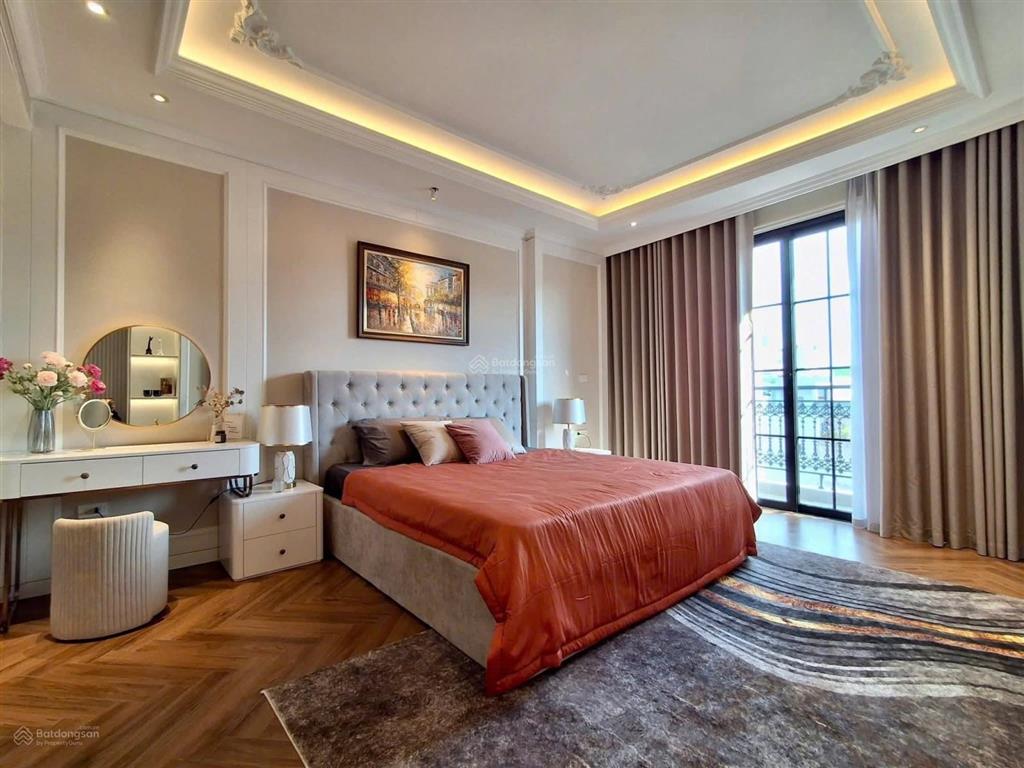 Tòa nhà mặt phố bát khối tư đình  đối diện đại đô thị sông hồng  140m2 7tầng