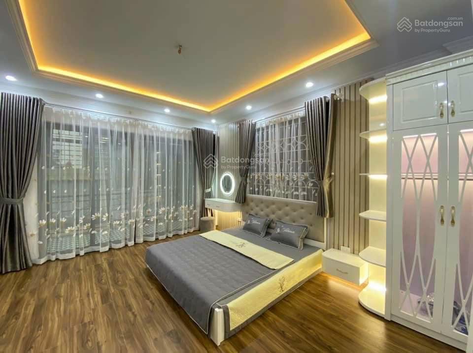 Biệt thự tân cổ điển việt hưng 100m2 6 tầng thang máy mt 6m  gara ôtô siêu rẻ 18 tỷ ạ