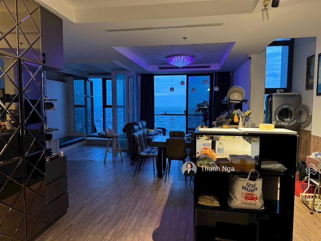 Bán căn vinhomes golden river 3pn góc thoáng mát, view đẹp, giá tốt