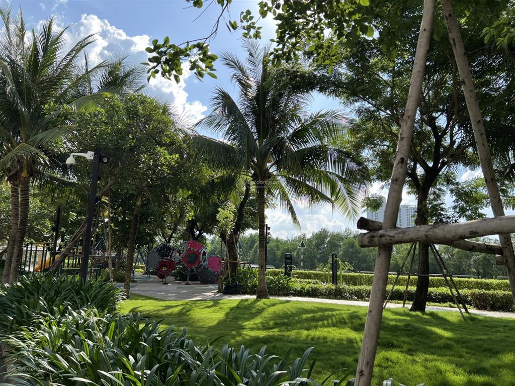 Duy nhất căn 4pn đảo kim cương, view trực diện sông sg, có sân vườn tuyệt đẹp