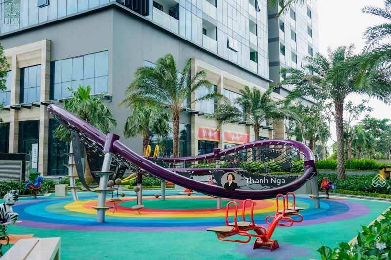 Mua ngay căn 2pn vinhomes golden river thiết kế cùng trục ngang thoáng mát, giá tốt