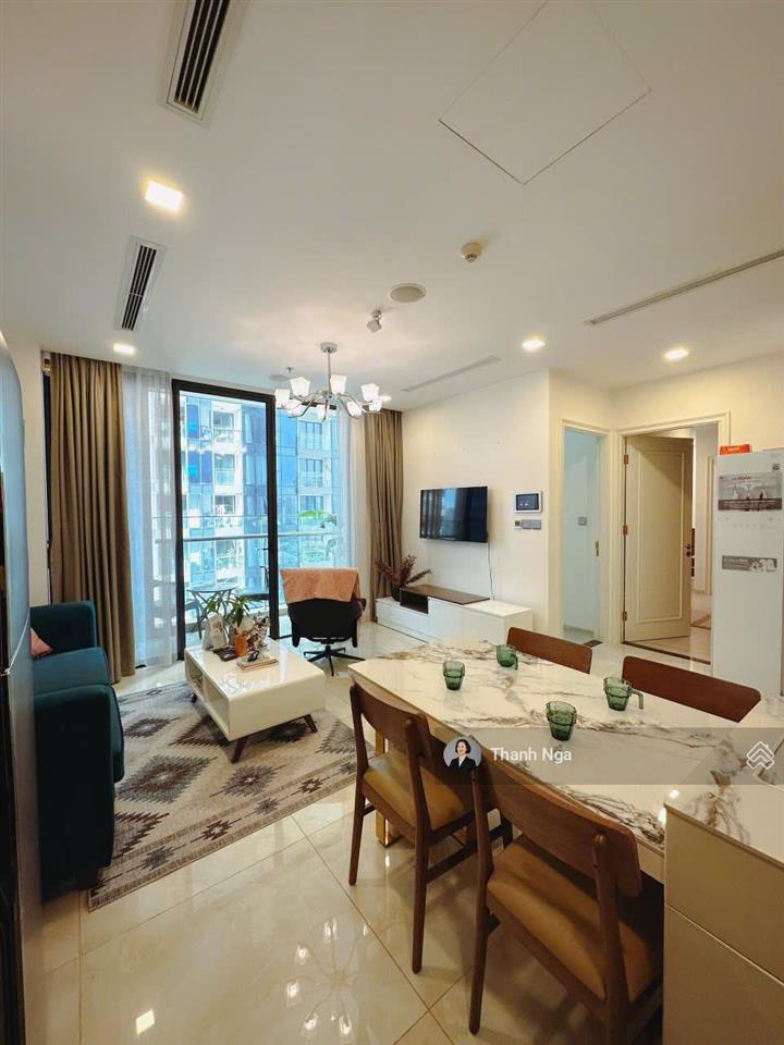 Mua ngay căn 2pn vinhomes golden river thiết kế cùng trục ngang thoáng mát, giá tốt