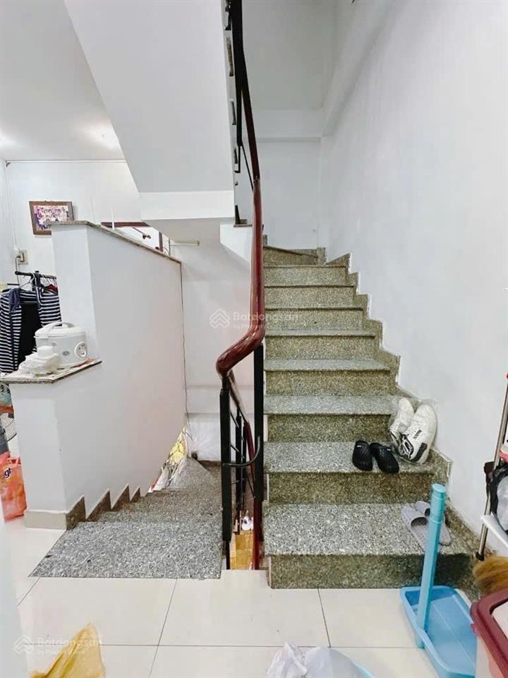 Q4 khu xóm đạo nhà đẹp 2 tầng 71m². ngang 4.2 m. hẻm 4m thông. chỉ 6.799 tỷ