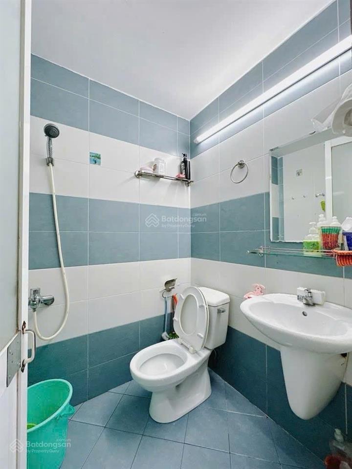 Q4 khu xóm đạo nhà đẹp 2 tầng 71m². ngang 4.2 m. hẻm 4m thông. chỉ 6.799 tỷ