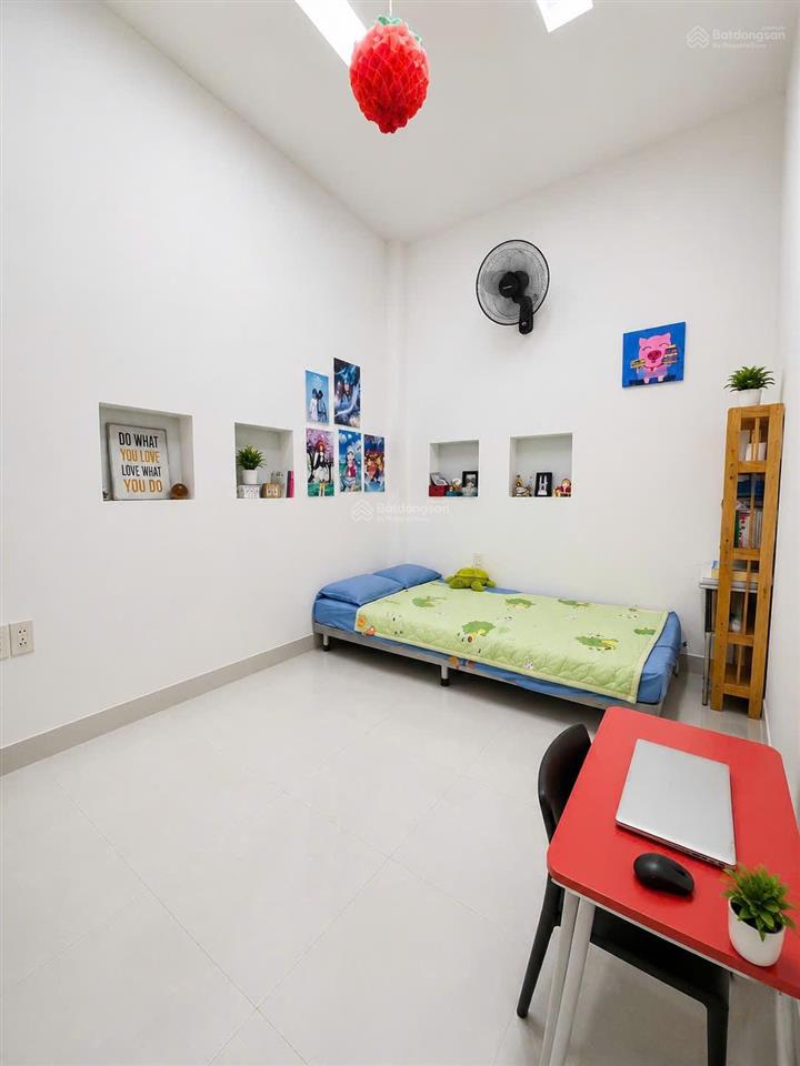 Q4 nhà đẹp 4 tầng btct. kdc dân trí cao không quy hoạch. 33m² sổ, 3pn hẻm 3.5m thông chỉ 4.5 đ