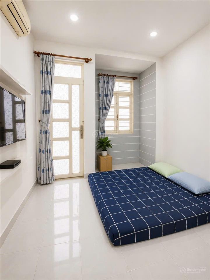 Q4 nhà đẹp 4 tầng btct. kdc dân trí cao không quy hoạch. 33m² sổ, 3pn hẻm 3.5m thông chỉ 4.5 đ