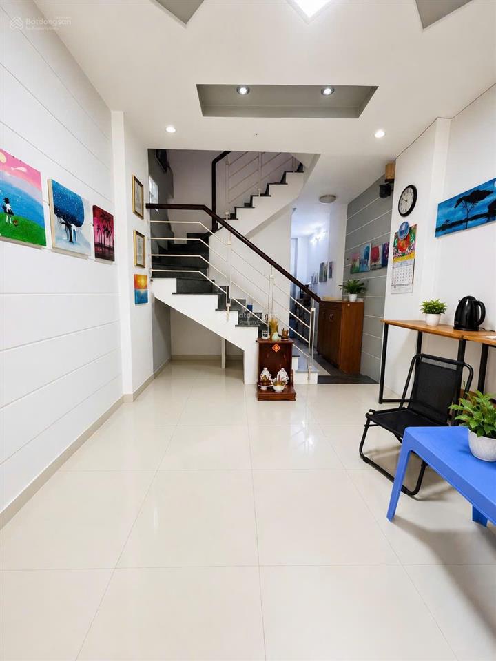 Q4 nhà đẹp 4 tầng btct. kdc dân trí cao không quy hoạch. 33m² sổ, 3pn hẻm 3.5m thông chỉ 4.5 đ