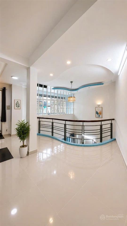 Nhà đẹp q4, 5 tầng btct, kdc dân trí cao không qh lộ giới. 4pn. giảm mạnh còn 4,649 tỷ, còn tl