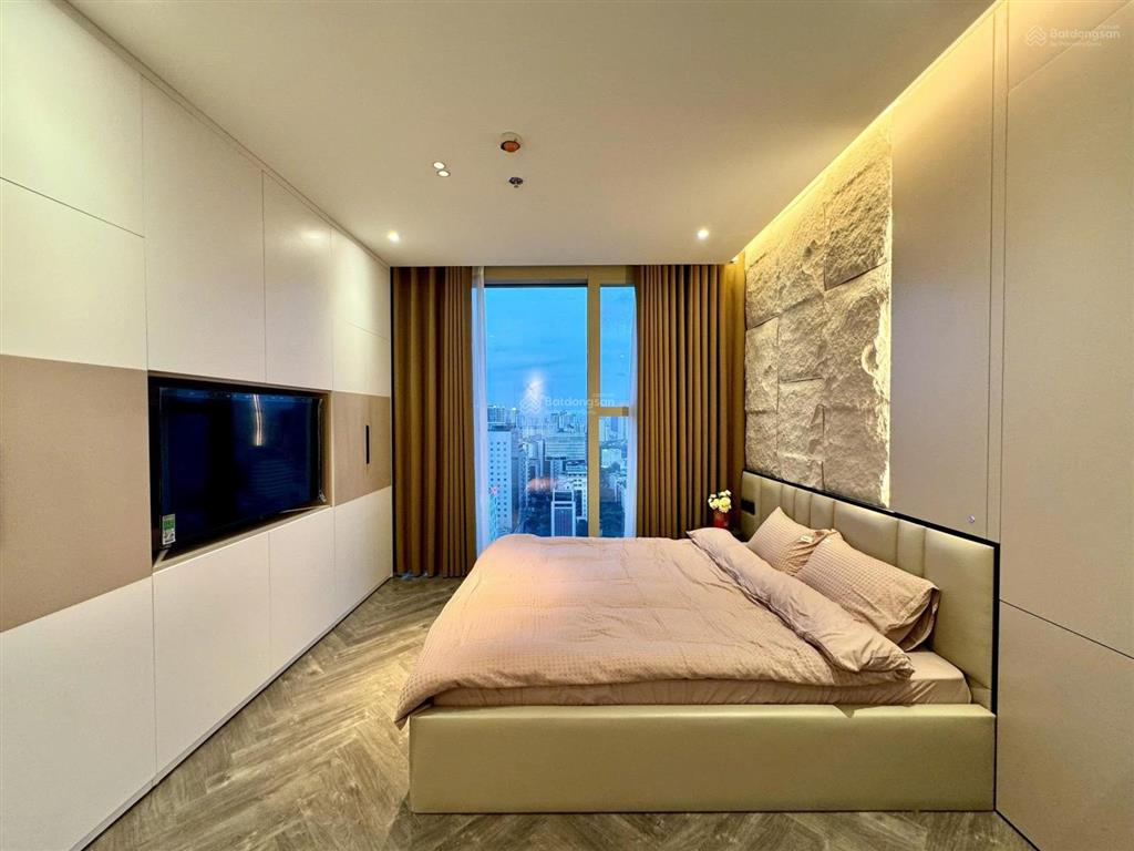 Cho thuê 3pn chung cư han jardin diện tích 106m2, full đồ giá 20tr/th có slot đỗ ô tô view hồ tây