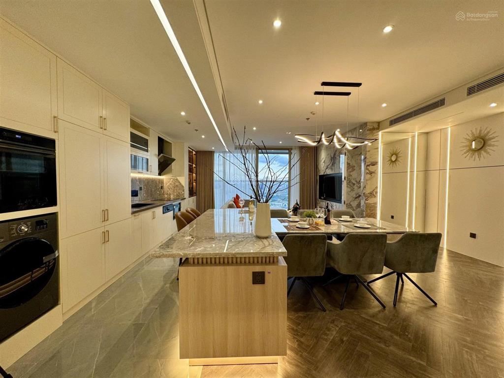 Cho thuê 3pn chung cư han jardin diện tích 106m2, full đồ giá 20tr/th có slot đỗ ô tô view hồ tây