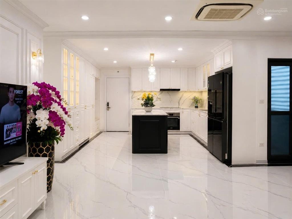 Cho thuê căn hộ 3pn2wc chung cư kosmo 118m full đồ view hồ tây giá chỉ 18tr/th