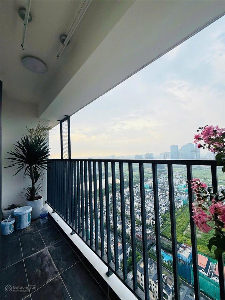 Cho thuê căn hộ 2pn  2wc chung cư 6th element tây hồ 83m2, full đồ giá 15tr/th có slot xe ô tô
