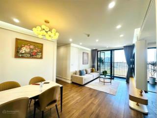 Cho thuê căn hộ 2pn  2wc chung cư 6th element tây hồ 83m2, full đồ giá 15tr/th có slot xe ô tô