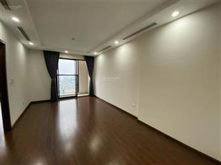 Chính chủ bán căn 2 ngủ 76m2 ban công đn giá siêu đầu tư. nội thất cơ bản. bác nào nhanh tay còn.