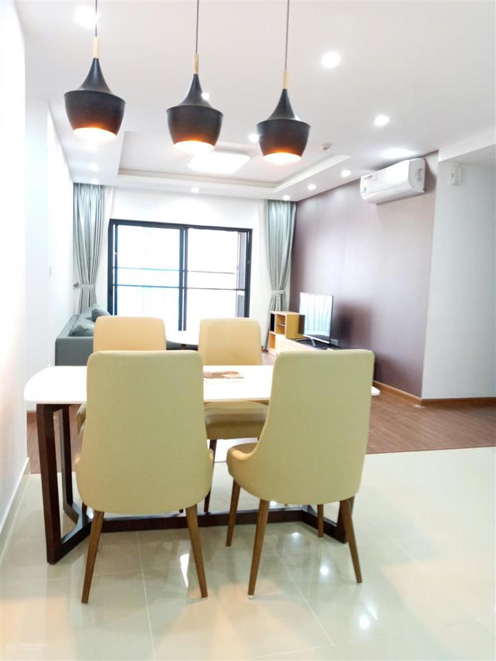 Chính chủ bán căn hộ rẻ nhất dự án. 135m2 tầng cao, 3pn2vs. full nội thất, cửa tn ban công đb.