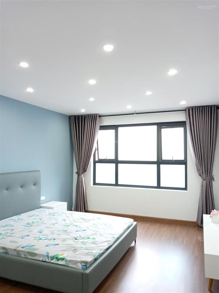 Chính chủ bán căn hộ rẻ nhất dự án. 135m2 tầng cao, 3pn2vs. full nội thất, cửa tn ban công đb.