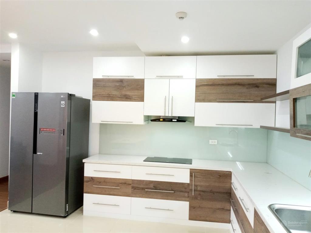 Chính chủ bán căn hộ rẻ nhất dự án. 135m2 tầng cao, 3pn2vs. full nội thất, cửa tn ban công đb.