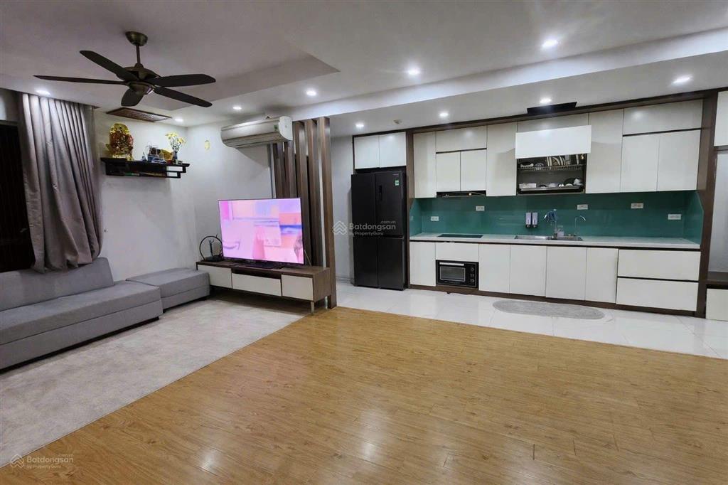 Chính chủ bán căn 4 ngủ 3 vs. 125m2 tầng trung, cửa đn bạn công tb. nội thất cơ bản. có slot ôtô.