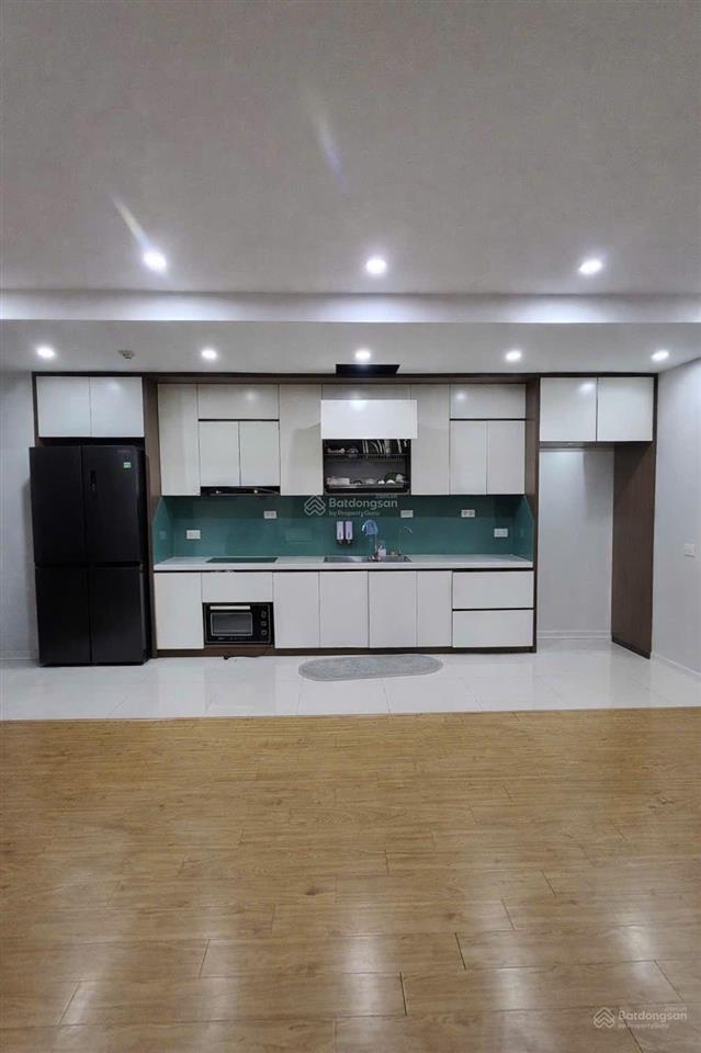 Chính chủ bán căn 4 ngủ 3 vs. 125m2 tầng trung, cửa đn bạn công tb. nội thất cơ bản. có slot ôtô.