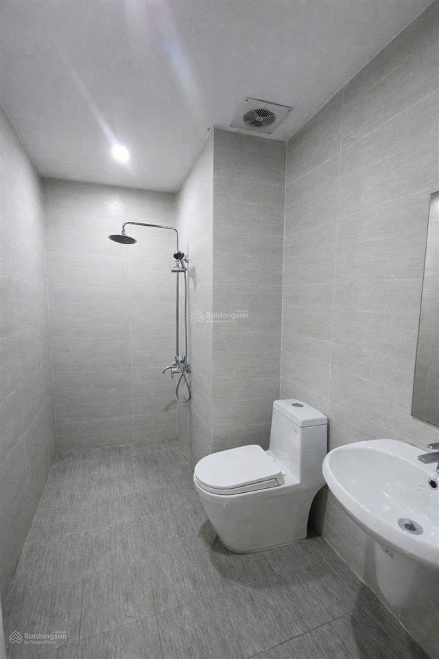 Chính chủ bán căn 4 ngủ 3 vs. 125m2 tầng trung, cửa đn bạn công tb. nội thất cơ bản. có slot ôtô.