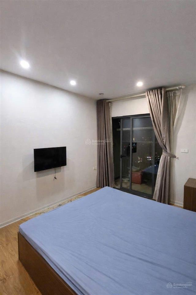 Chính chủ bán căn 4 ngủ 3 vs. 125m2 tầng trung, cửa đn bạn công tb. nội thất cơ bản. có slot ôtô.