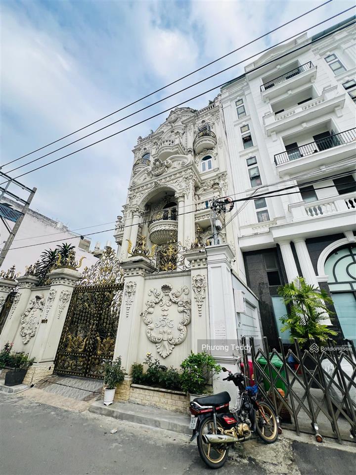 Siêu phẩm mt cao triều phát, kđt phú mỹ hưng, q. 7 (6 x 18.5m, 5 tầng, hđt 130tr), giá 42 tỷ